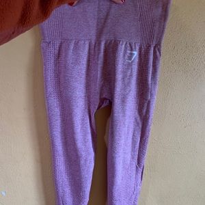 Gym Shark cropped leggings.